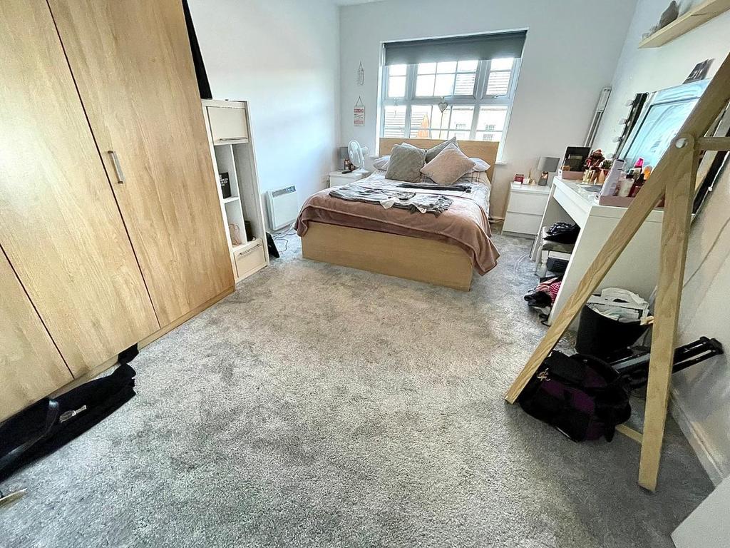 Bed 1.jpg
