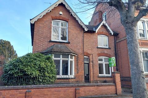 4 bedroom semi-detached house to rent, St James Road, Leicester