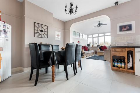 175 Bridgewood Road, Worcester Park, KT4 8XU