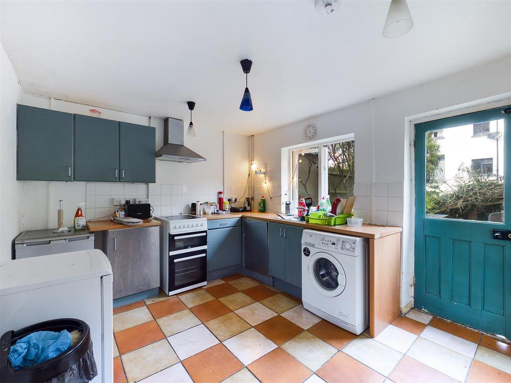 Southampton Street, Brighton 4 bed house £2,375 pcm (£548 pw)