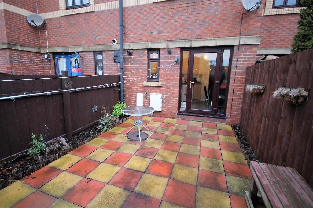Anchorage Mews, Thornaby 2 bed terraced house £450 pcm (£104 pw)
