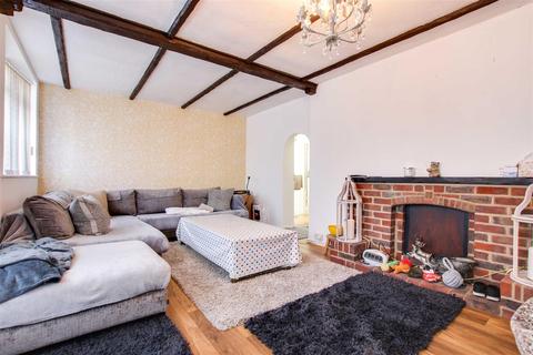 34 Coopersale Common, Coopersale, Epping, CM16 7QU