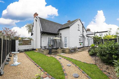 34 Coopersale Common, Coopersale, Epping, CM16 7QU