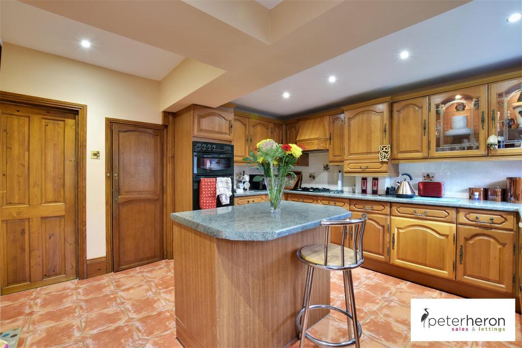 Breakfasting Kitchen