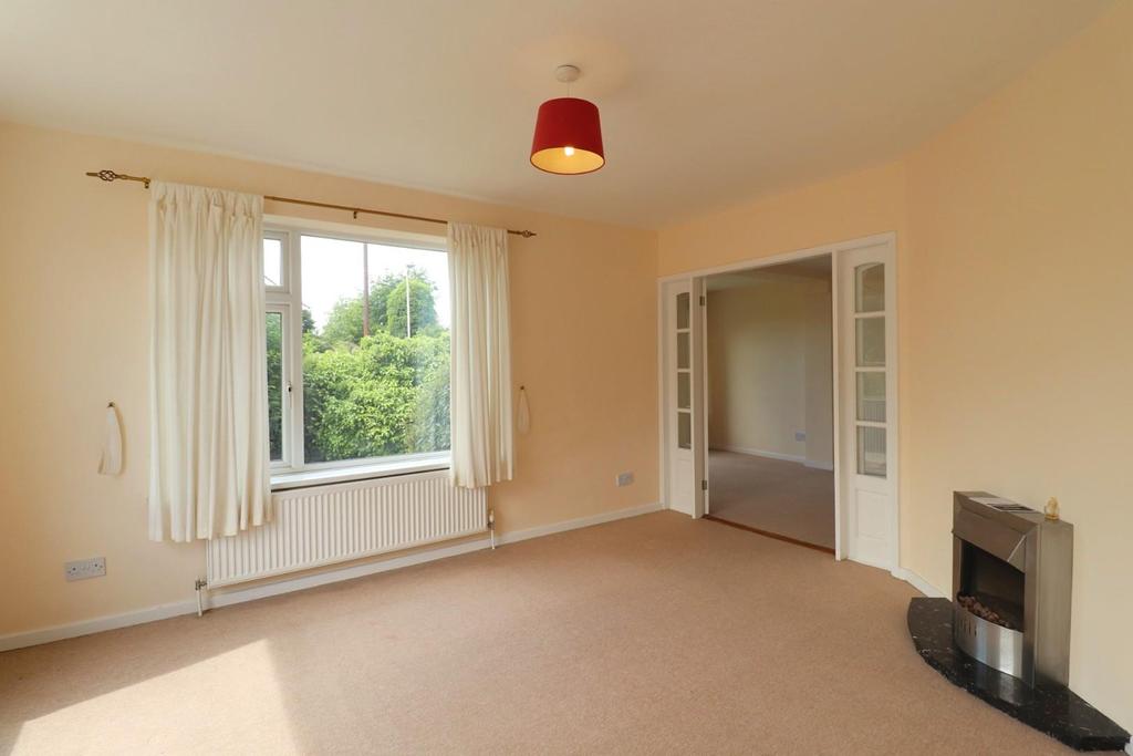 Waldron Drive, Oadby, Leicester 3 bed semidetached house £975 pcm (£