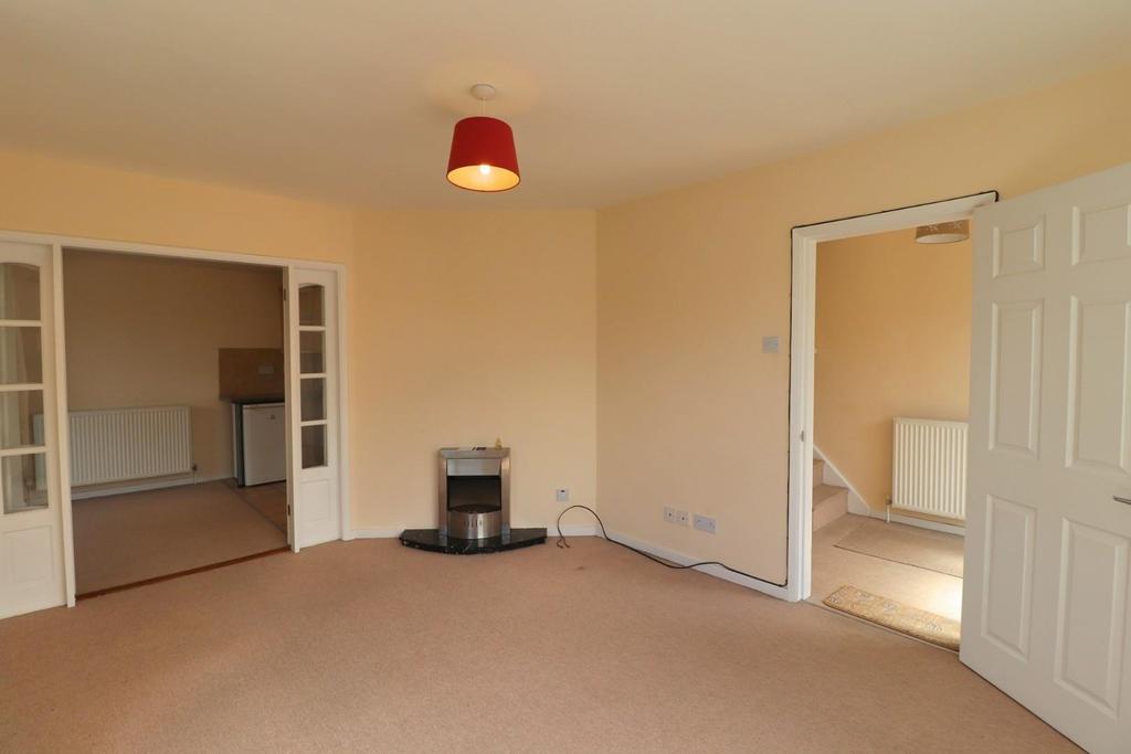 Waldron Drive, Oadby, Leicester 3 bed semidetached house £975 pcm (£