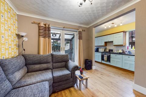 83 Queensgate, Bridlington, YO16 7LL