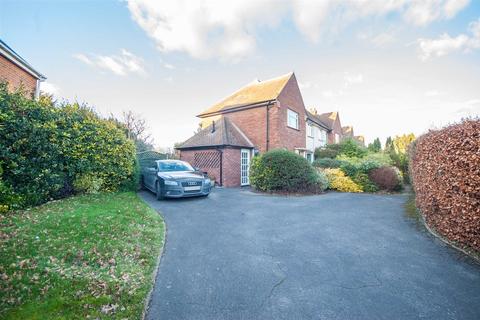 84 Beehive Lane, Chelmsford, CM2 9RX