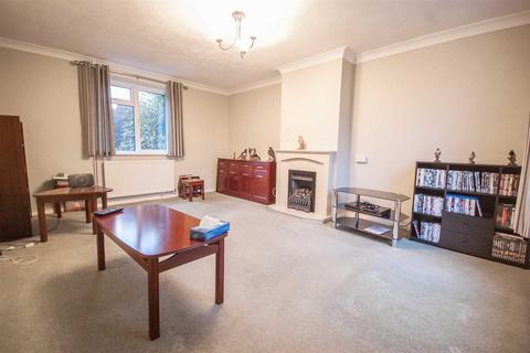 84 Beehive Lane, Chelmsford, CM2 9RX