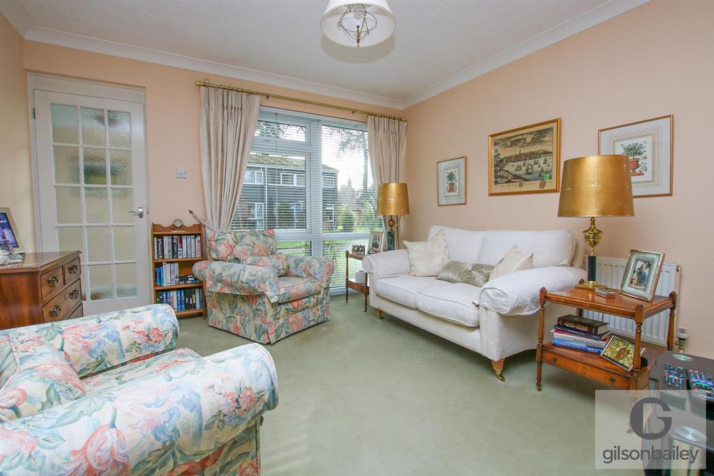 The Walnuts, Norwich 3 bed terraced house £325,000