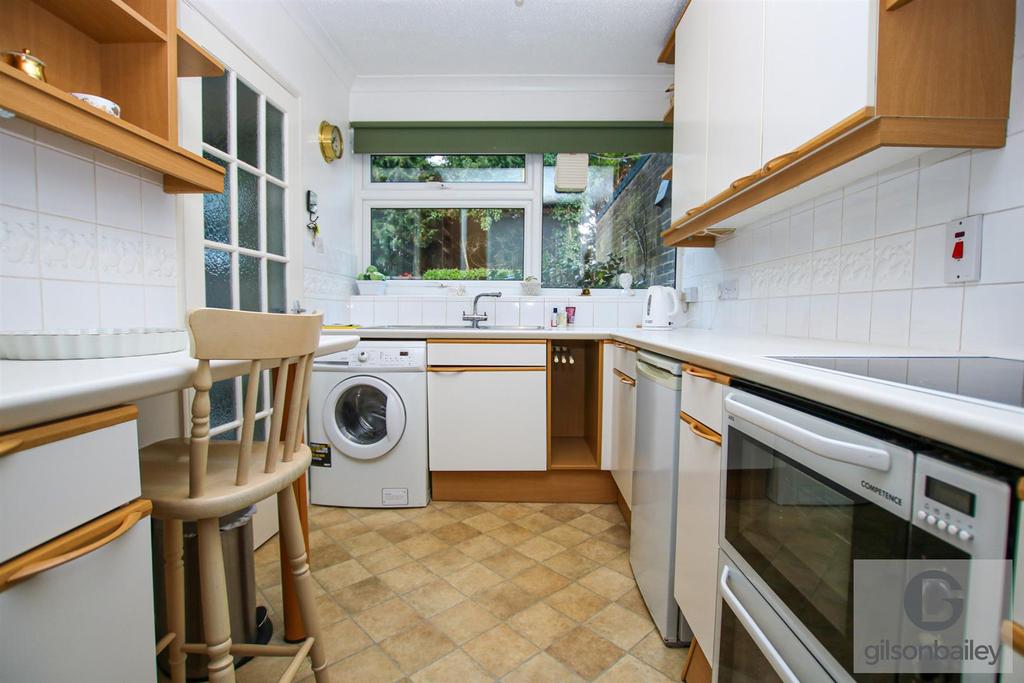 The Walnuts, Norwich 3 bed terraced house £325,000
