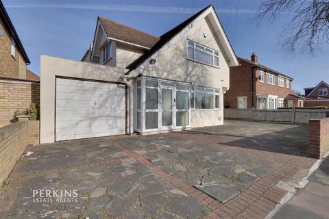 51 Crossmead Avenue, Greenford, UB6 9TZ