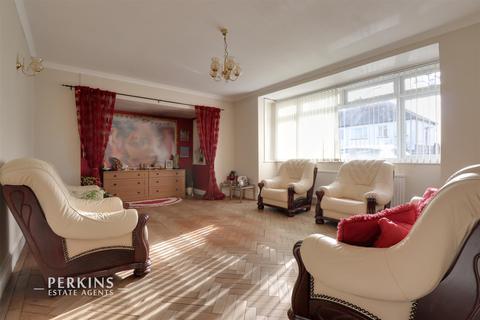 51 Crossmead Avenue, Greenford, UB6 9TZ