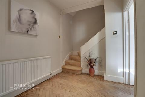 51 Crossmead Avenue, Greenford, UB6 9TZ