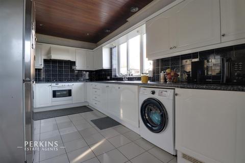 51 Crossmead Avenue, Greenford, UB6 9TZ