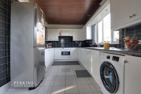51 Crossmead Avenue, Greenford, UB6 9TZ