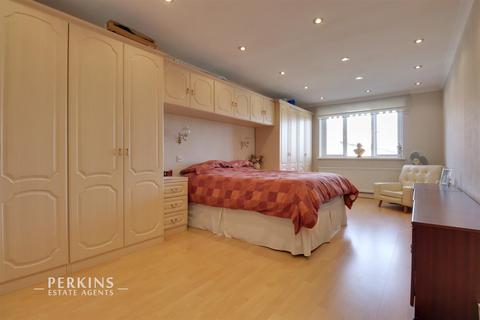 51 Crossmead Avenue, Greenford, UB6 9TZ