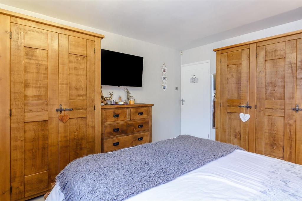 8490801-interior17.jpg