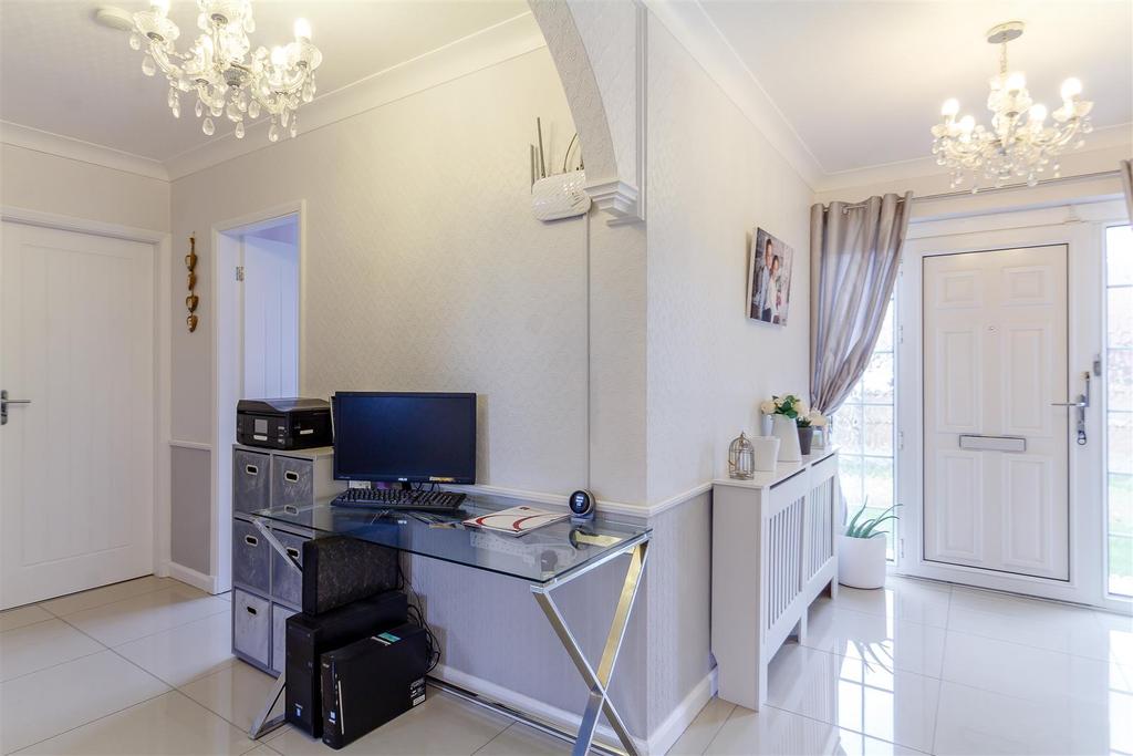 8490801-interior01.jpg