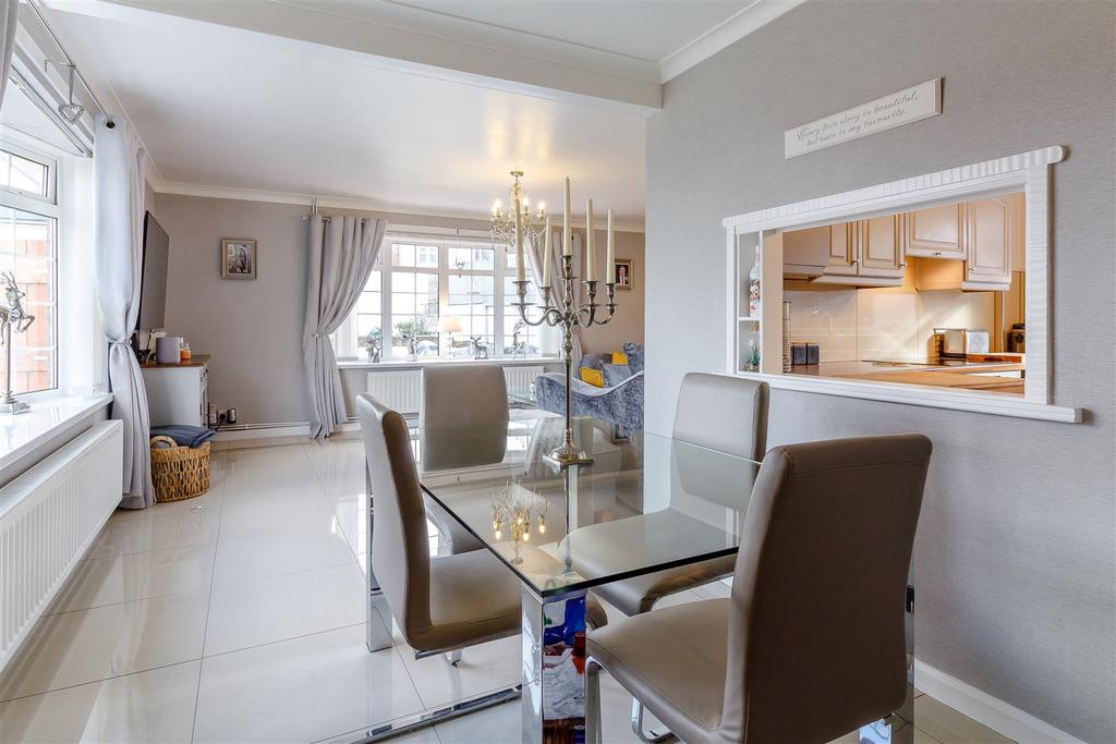 8490801-interior09.jpg