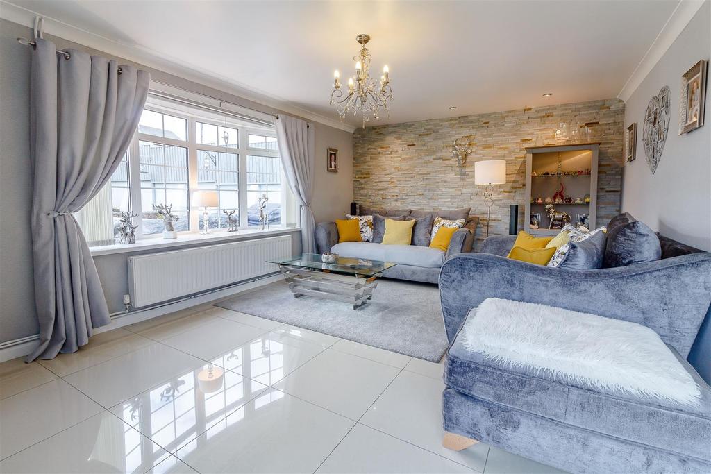 8490801-interior14.jpg