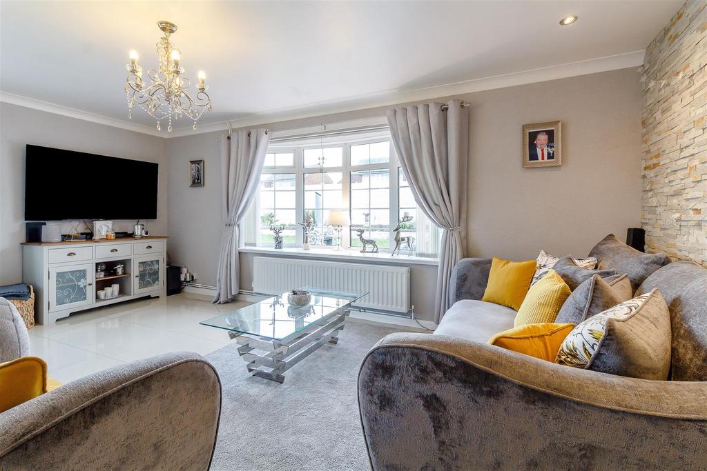8490801-interior12.jpg