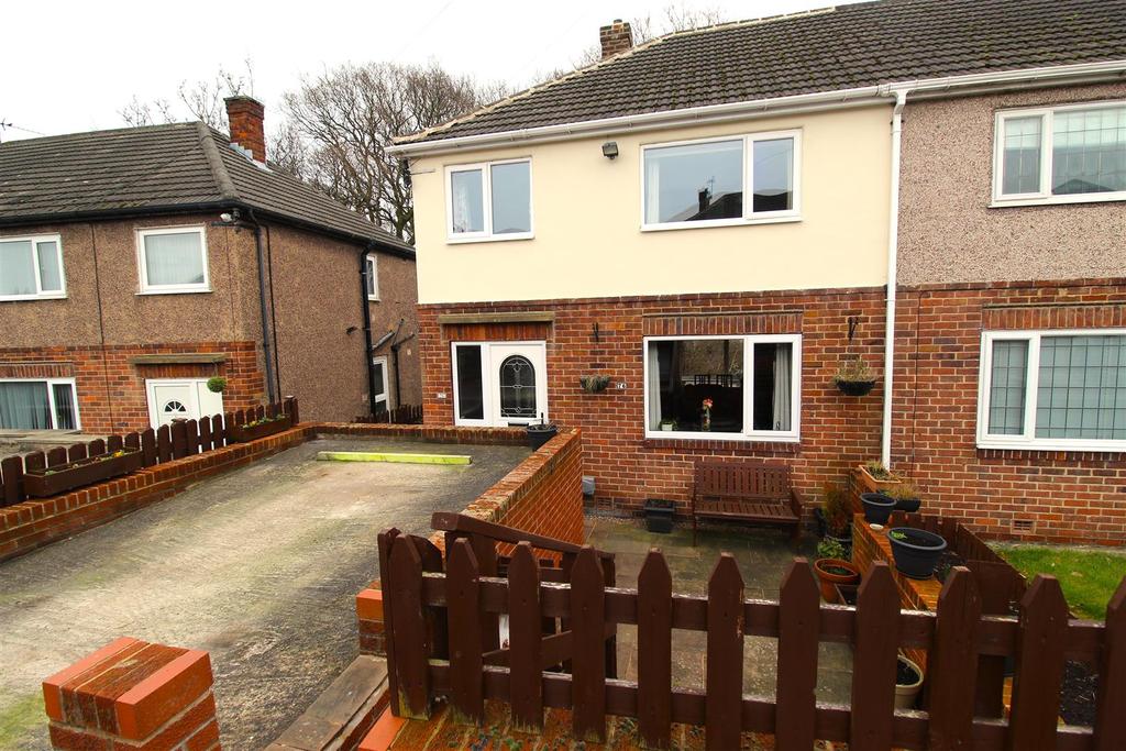 Woodedge Avenue, Dalton... 3 bed semidetached house £185,000