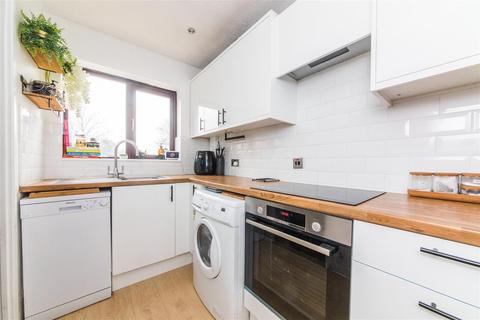 4 Dial Close, Greenhithe, DA9 9PY