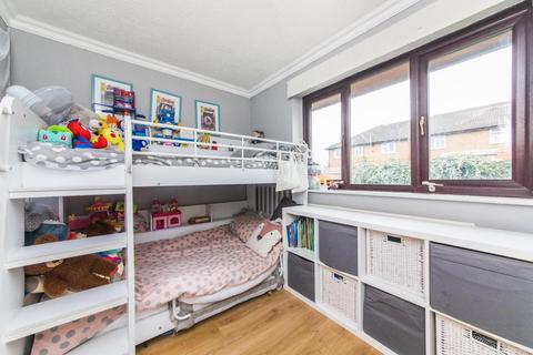 4 Dial Close, Greenhithe, DA9 9PY