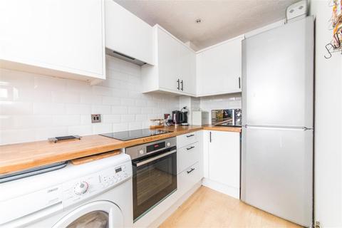 4 Dial Close, Greenhithe, DA9 9PY