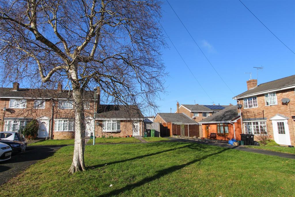 Acacia Court, Keynsham, Bristol 2 bed bungalow for sale £275,000