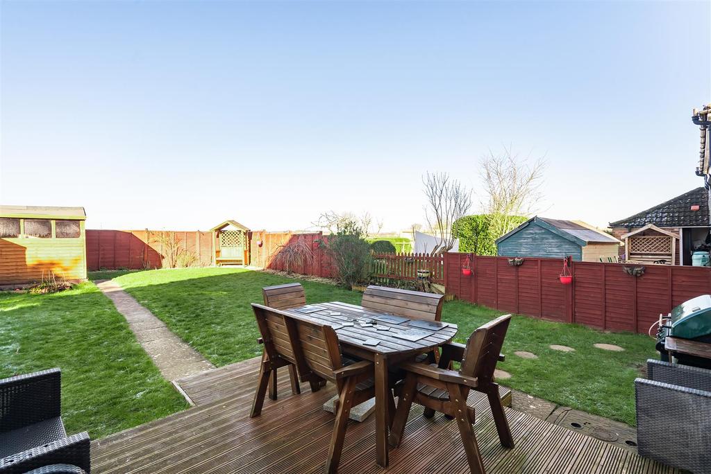 Hawk Street, Bromham 4 bed semidetached house £325,000