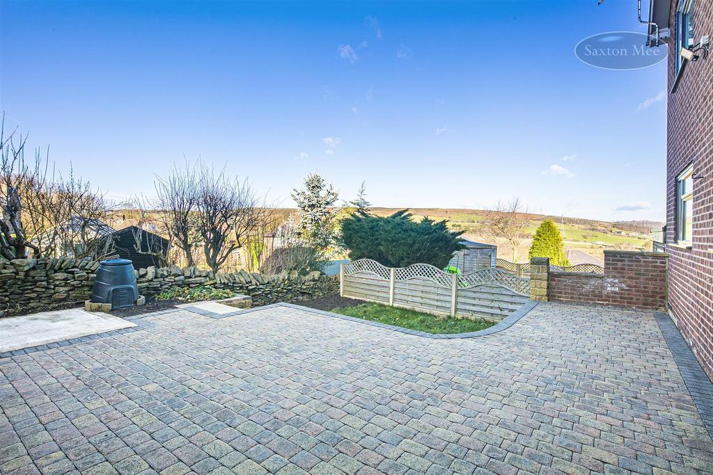 b Avenue, Deepcar, S36 2SX 3 bed detached house £240,000