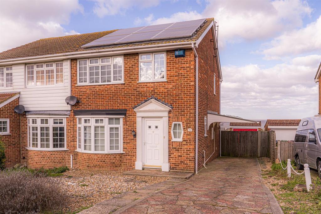 Sandpiper Road, Whitstable 3 bed semidetached house £1,450 pcm (£335 pw)