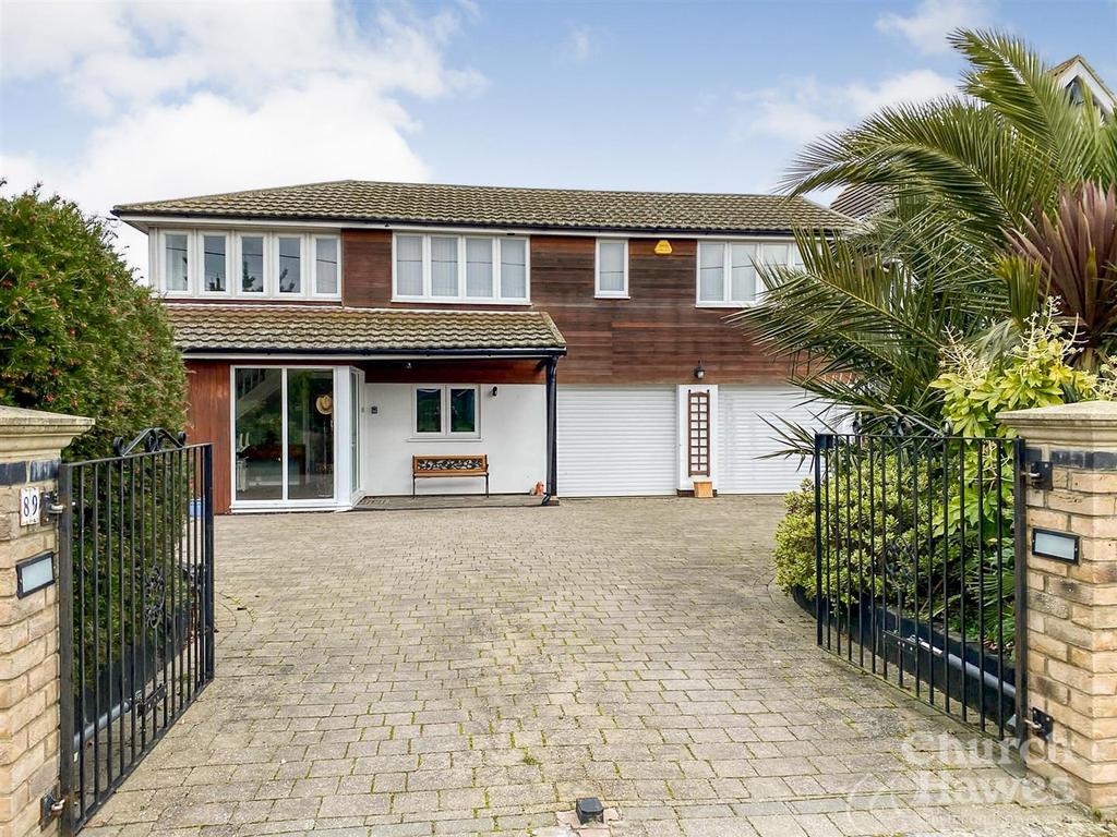 Imperial Avenue, Mayland 3 bed detached house £700,000