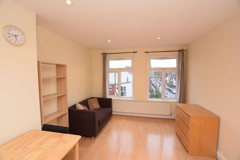 Finchley Road, Golders Green, London 2 bed flat £1,278 pcm (£295 pw)
