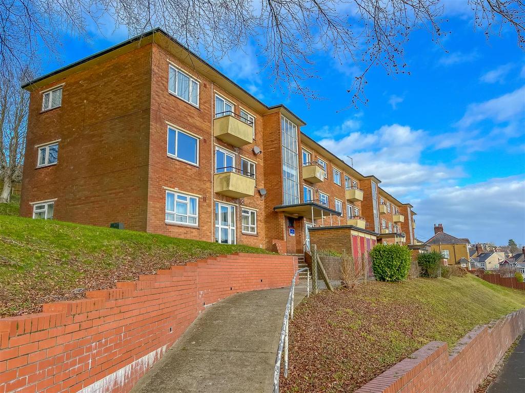 Byron Road, Newport 2 bed flat £115,000