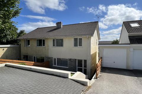 14 Emlyn Fields, St Austell, PL25 3UL