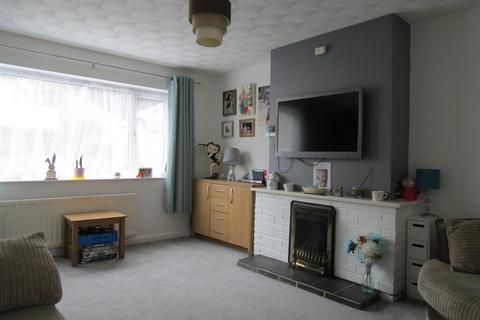 14 Emlyn Fields, St Austell, PL25 3UL