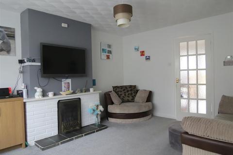 14 Emlyn Fields, St Austell, PL25 3UL