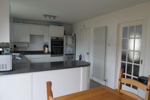 14 Emlyn Fields, St Austell, PL25 3UL