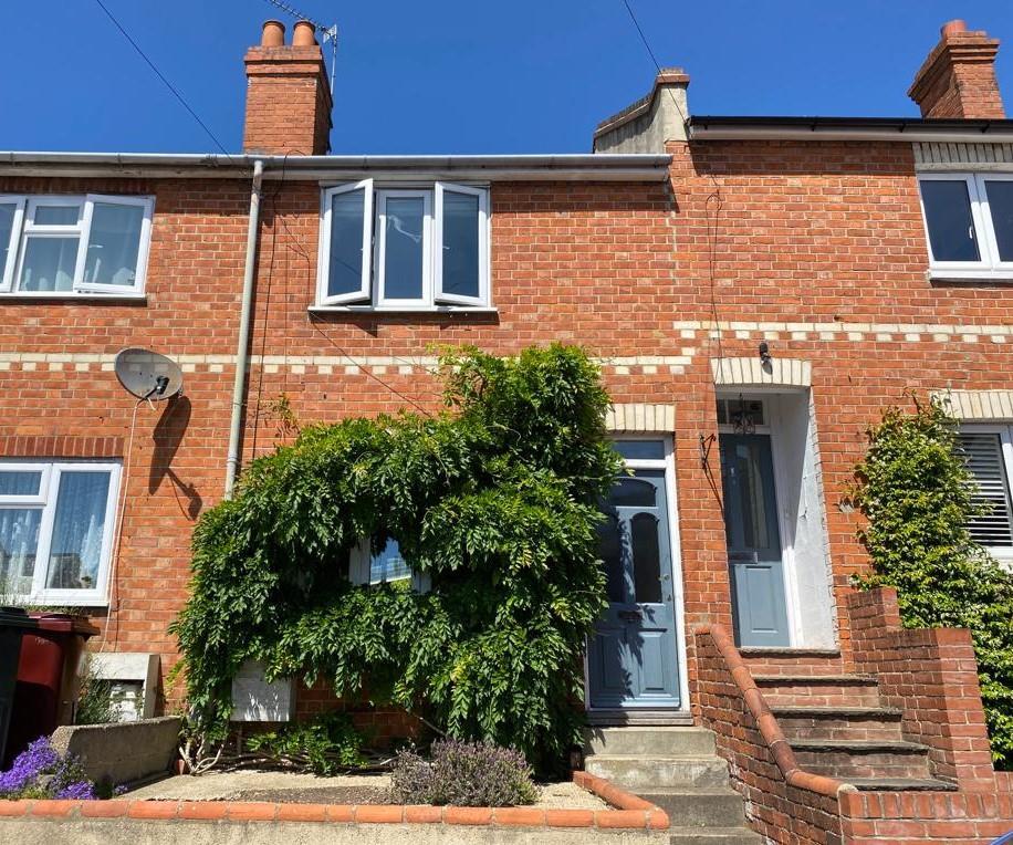 Oxford Street, Caversham, Reading 2 bed terraced house £380,000