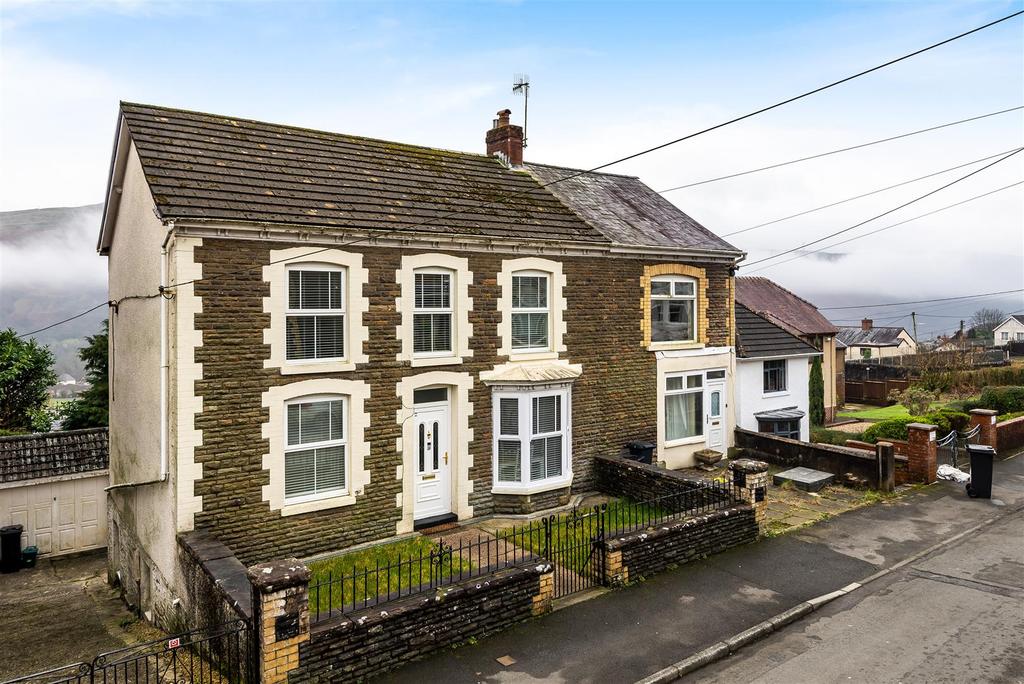 Clare Road, Ystalyfera, Swansea 3 bed semidetached house £185,000
