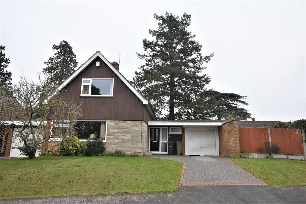 Bramley Avenue, Worcester 3 bed link detached house £300,000