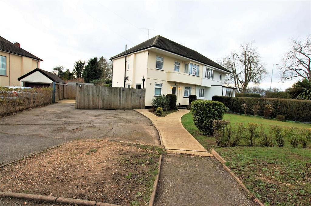 Ellenbrook Lane, Ellenbrook, Hatfield 3 bed semidetached house £600,000