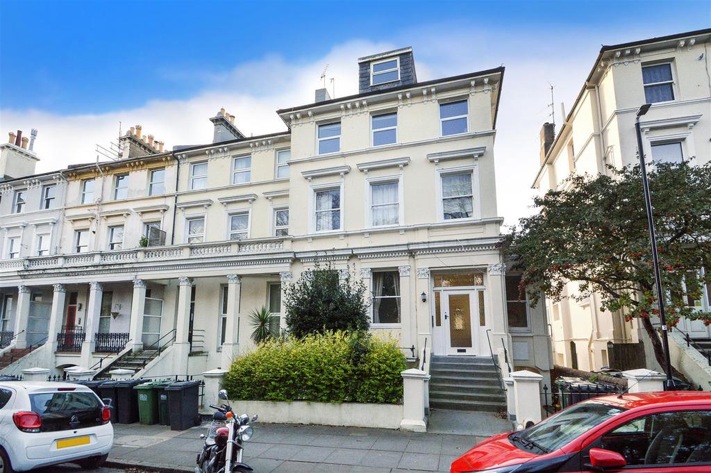 Upperton Gardens, Eastbourne 2 bed flat £229,950