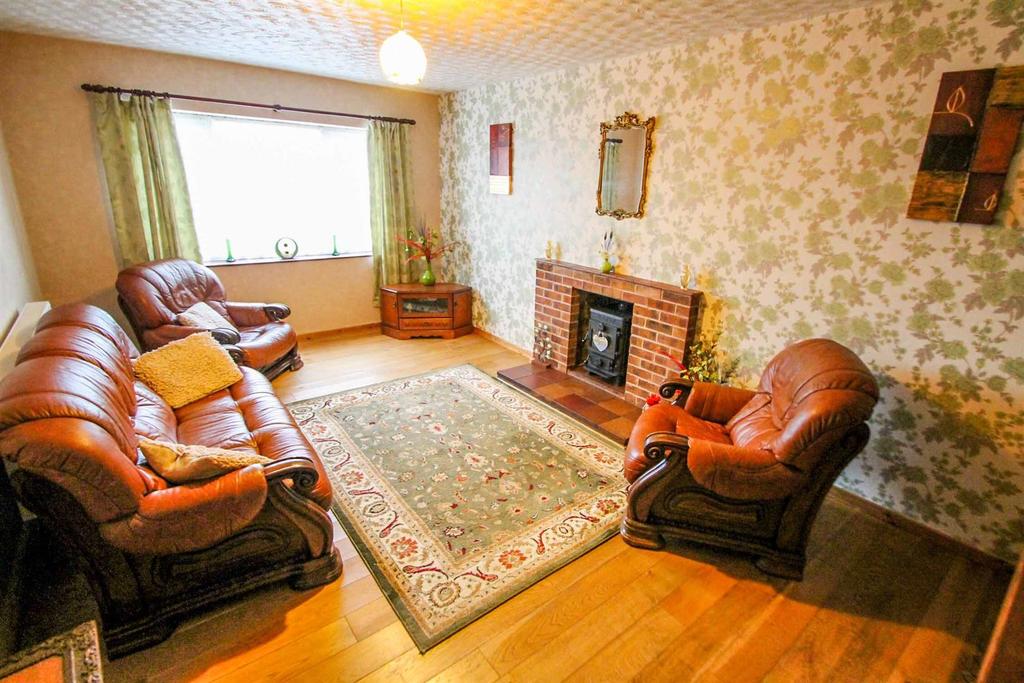 Ronhill Lane, Cleobury Mortimer... 2 bed detached bungalow £230,000