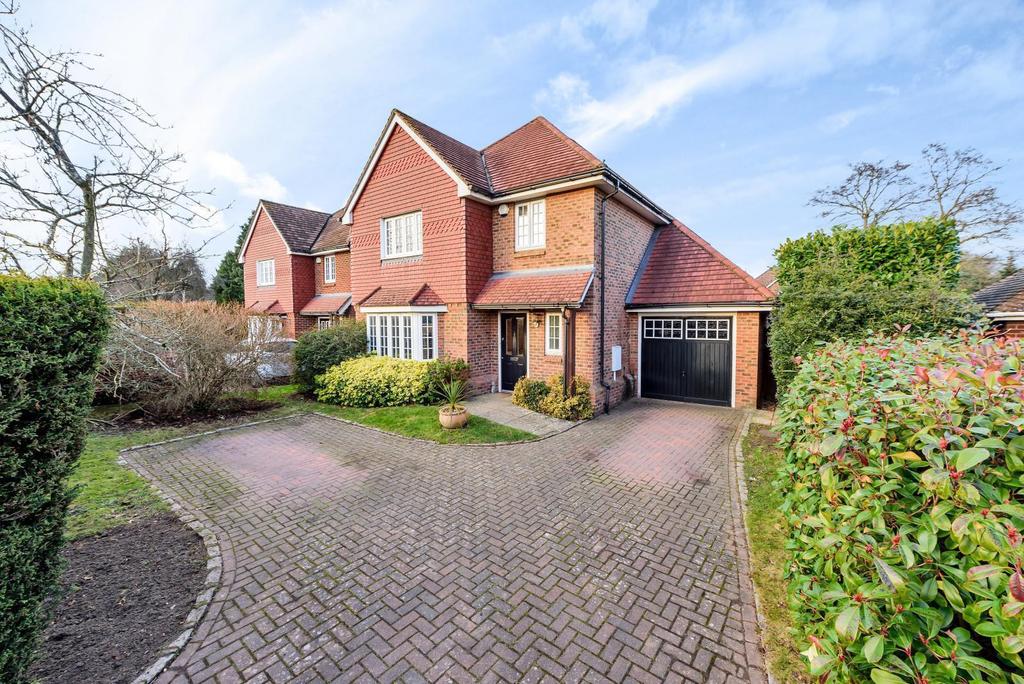 Green Lane, Chertsey, KT16 4 bed detached house £835,000