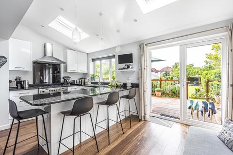 35 Sheepfold Road, Guildford, GU2 9TT