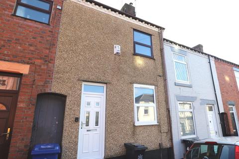 3 bedroom terraced house to rent, Duke Street, Newcastle-under-Lyme, ST5